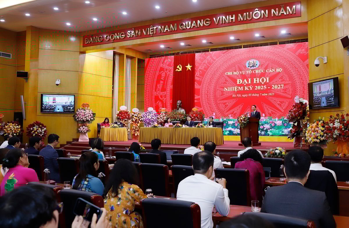 Toàn cảnh Đại hội sáng 3/7. Ảnh: Khương Trung.