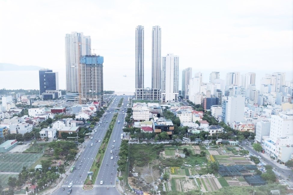 Đà Nẵng đã phân cấp thẩm quyền thủ tục hành chính lĩnh vực đất đai, trong đó có 14 thủ tục hành chính cấp xã và 34 thủ tục hành chính cấp tỉnh. Ảnh: Lan Anh