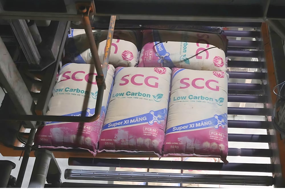 Hướng đến mục tiêu Net Zero của Việt Nam, Tập đoàn đã giới thiệu dòng xi măng Low Carbon – vật liệu xây dựng tiên tiến giúp giảm đến 20% lượng phát thải CO₂ so với sản phẩm thông thường. Ảnh: SCG.