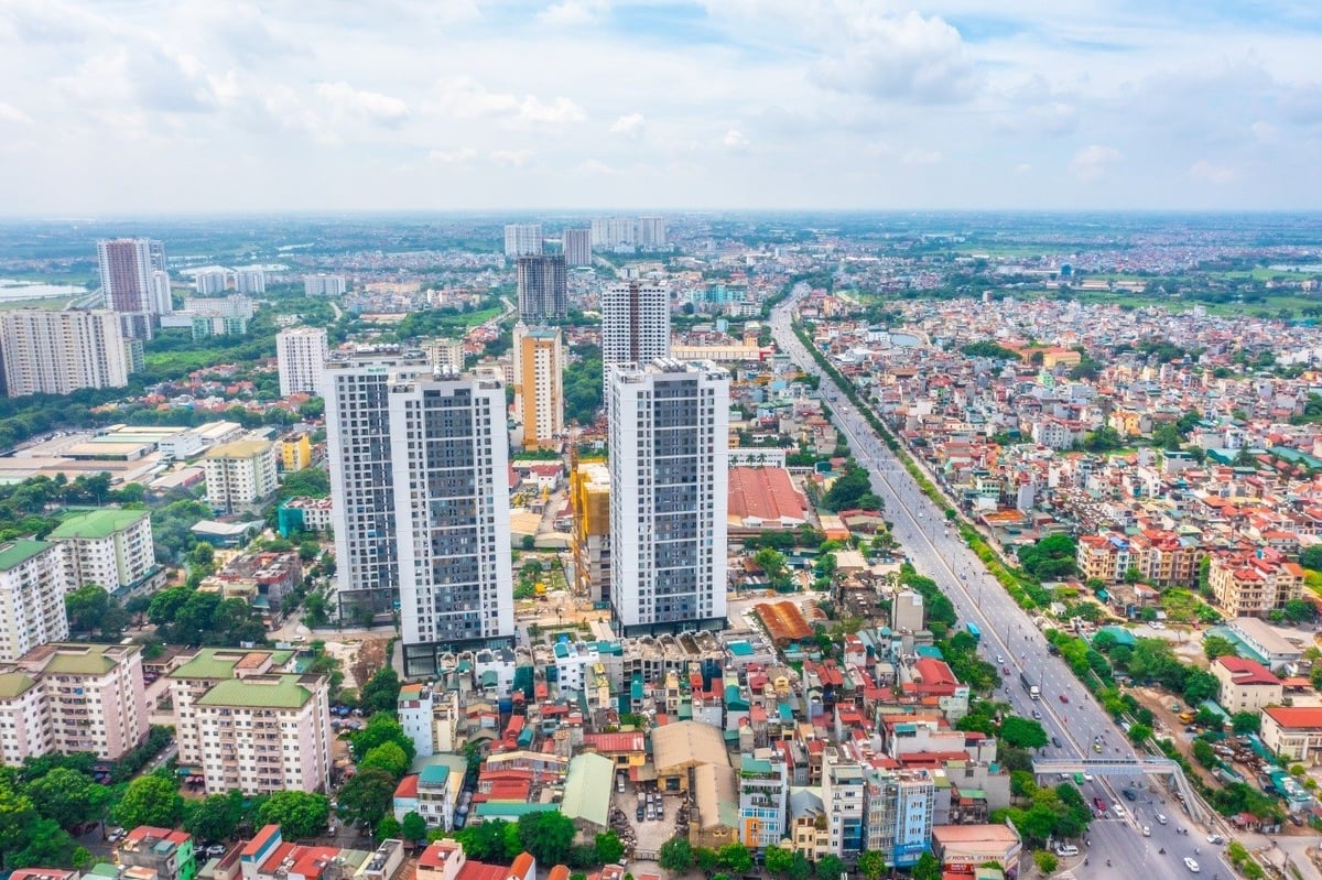Nhiều doanh nghiệp cho rằng việc sáp nhập địa giới hành chính và thực hiện chính quyền địa phương 2 cấp sẽ khiến giá bất động sản sẽ giảm. Ảnh: TC Hải quan.