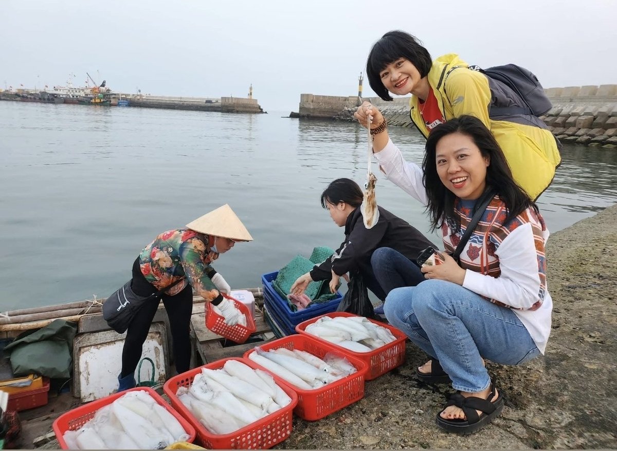 Giữ gìn môi trường biển, sẽ có nguồn hải sản phong phú, chụp tại cảng tàu cá Bạch Long Vĩ. Ảnh: Đức Hải.  