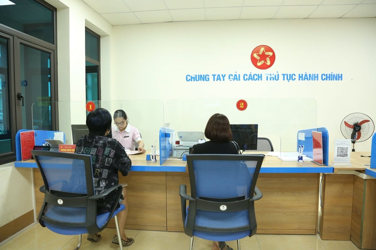Cấp xã, phường sẽ trực tiếp tiếp nhận và xử lý một số thủ tục hành chính trong lĩnh vực đất đai. Ảnh: Thanh Ngà.