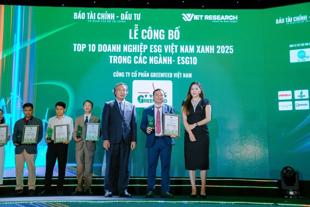Greenfeed được vinh danh 'Top 10 Doanh nghiệp ESG Việt Nam Xanh ngành nông nghiệp công nghệ cao'. Greenfeed được vinh danh 'Top 10 Doanh nghiệp ESG Việt Nam Xanh ngành nông nghiệp công nghệ cao'.