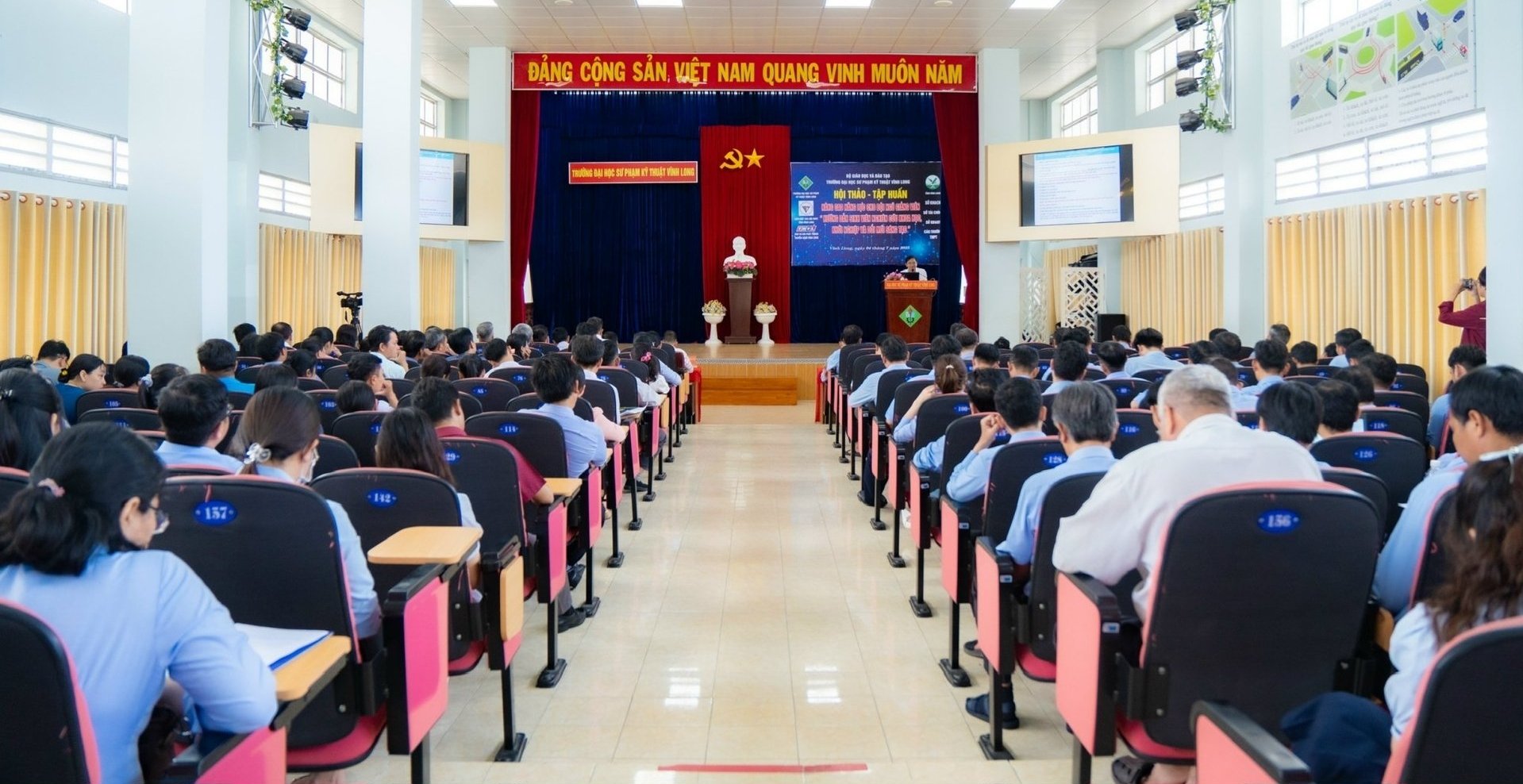 Sự kiện thu hút nhiều chuyên gia và giang viên từ các viện, doanh nghiệp tham gia. Ảnh: CTV. Sự kiện thu hút nhiều chuyên gia và giang viên từ các viện, doanh nghiệp tham gia. Ảnh: CTV.