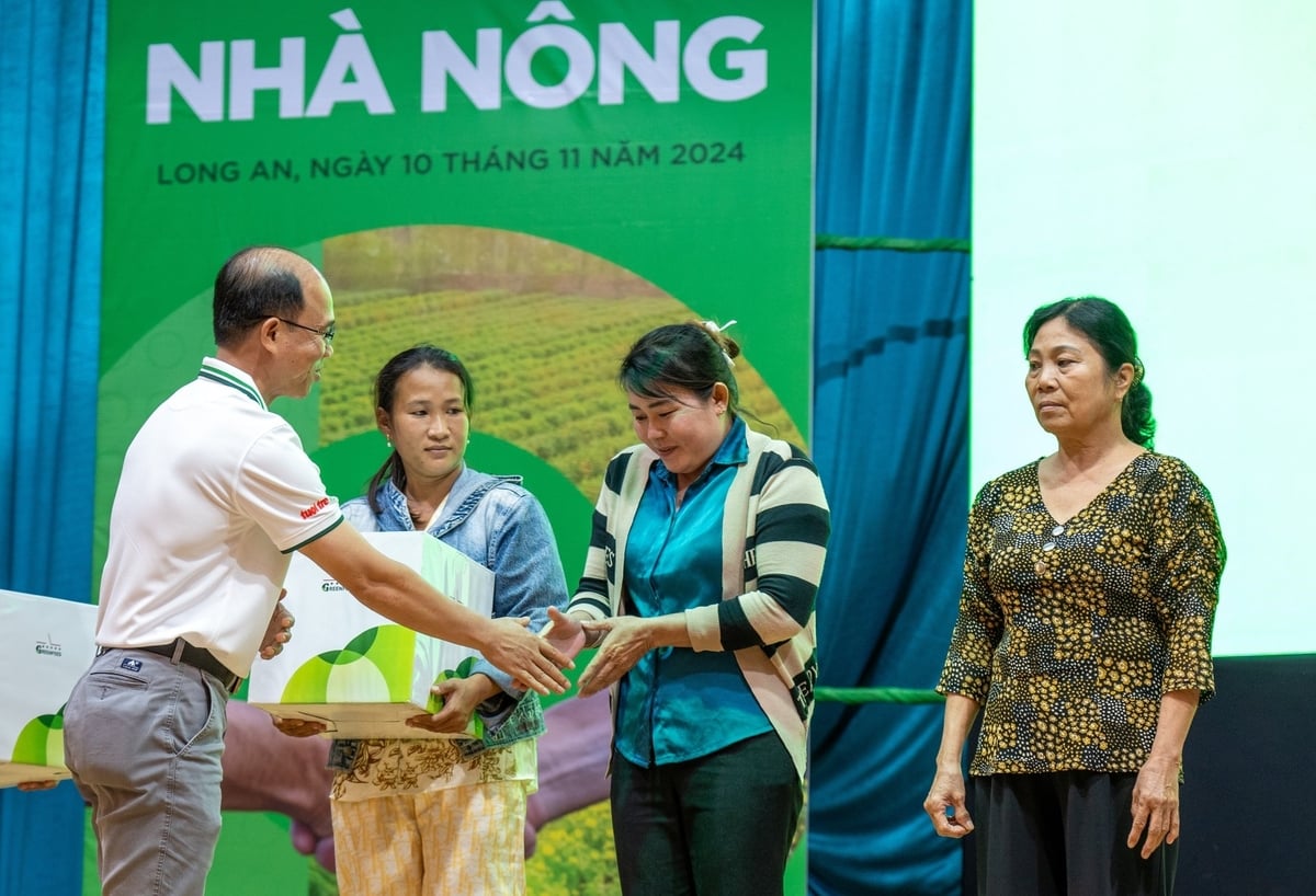 Chương trình 'Tiếp xúc nhà nông' đến với bà con tỉnh Tây Ninh. Chương trình 'Tiếp xúc nhà nông' đến với bà con tỉnh Tây Ninh.
