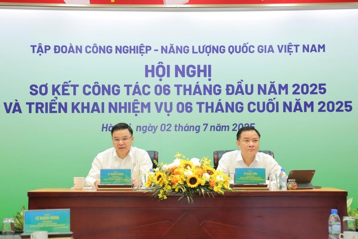 Chủ tịch HĐTV Petrovietnam Lê Mạnh Hùng và Tổng Giám đốc Petrovietnam Lê Ngọc Sơn đồng chủ trì Hội nghị Sơ kết công tác 6 tháng đầu năm 2025 và triển khai nhiệm vụ 6 tháng cuối năm. Ảnh: Petrovietnam. Chủ tịch HĐTV Petrovietnam Lê Mạnh Hùng và Tổng Giám đốc Petrovietnam Lê Ngọc Sơn đồng chủ trì Hội nghị Sơ kết công tác 6 tháng đầu năm 2025 và triển khai nhiệm vụ 6 tháng cuối năm. Ảnh: Petrovietnam.