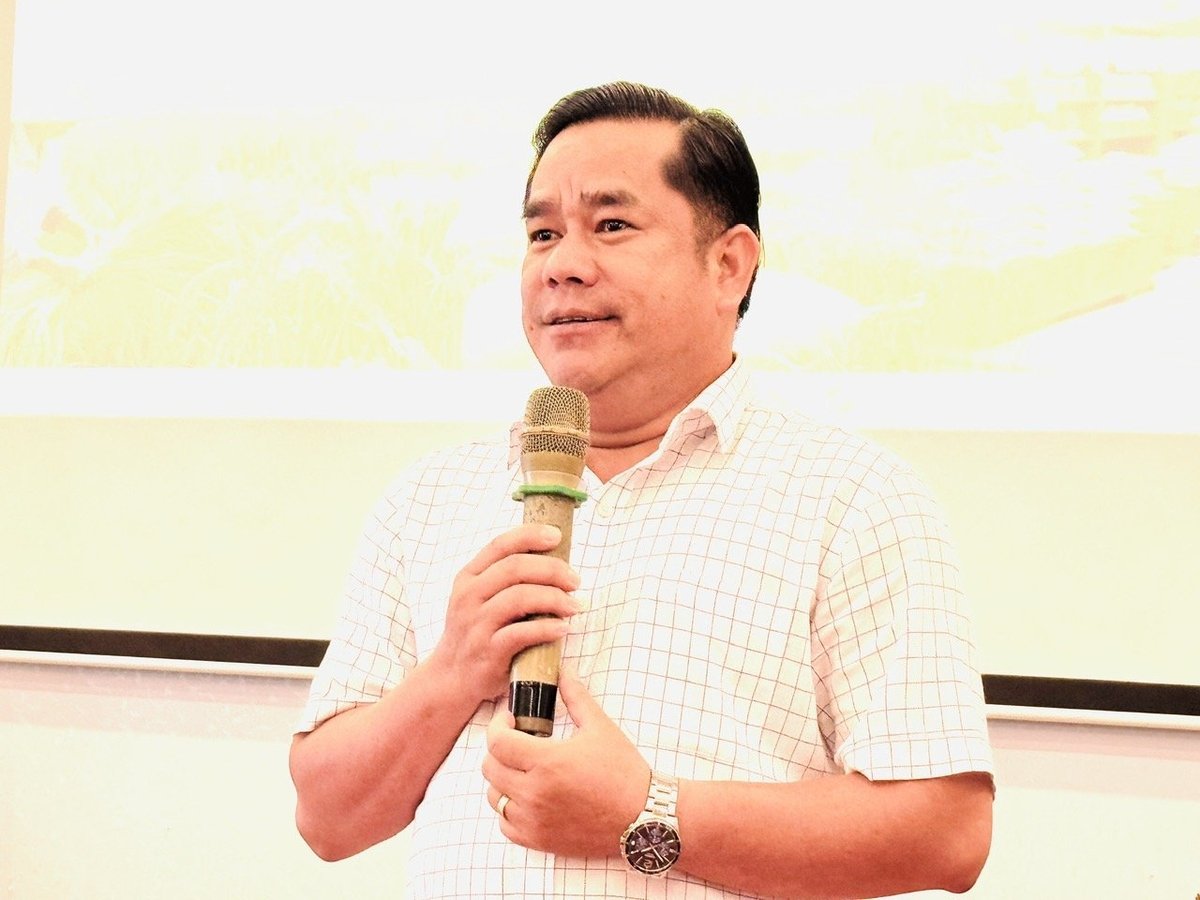 Anh Nguyễn Hoàng Minh Tâm, học viên đến từ Đồng Tháp chia sẻ tại lễ bế mạc khóa học. Ảnh: Lê Hoàng Vũ. Anh Nguyễn Hoàng Minh Tâm, học viên đến từ Đồng Tháp chia sẻ tại lễ bế mạc khóa học. Ảnh: Lê Hoàng Vũ.