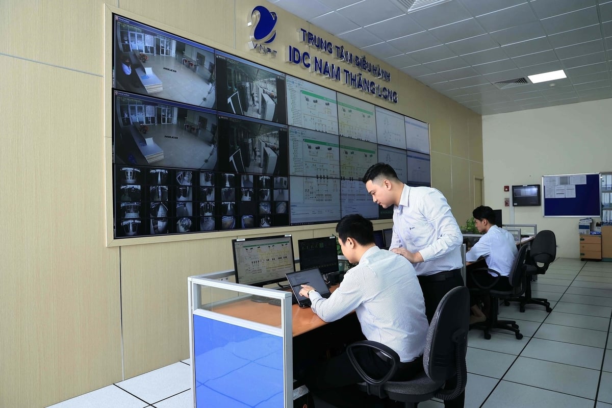 VNPT IDC cung cấp dịch vụ Colocation an toàn, ổn định, bảo mật cao, đáp ứng nhu cầu từ doanh nghiệp SME đến các tổ chức lớn. Ảnh: Hưng Mai. VNPT IDC cung cấp dịch vụ Colocation an toàn, ổn định, bảo mật cao, đáp ứng nhu cầu từ doanh nghiệp SME đến các tổ chức lớn. Ảnh: Hưng Mai.