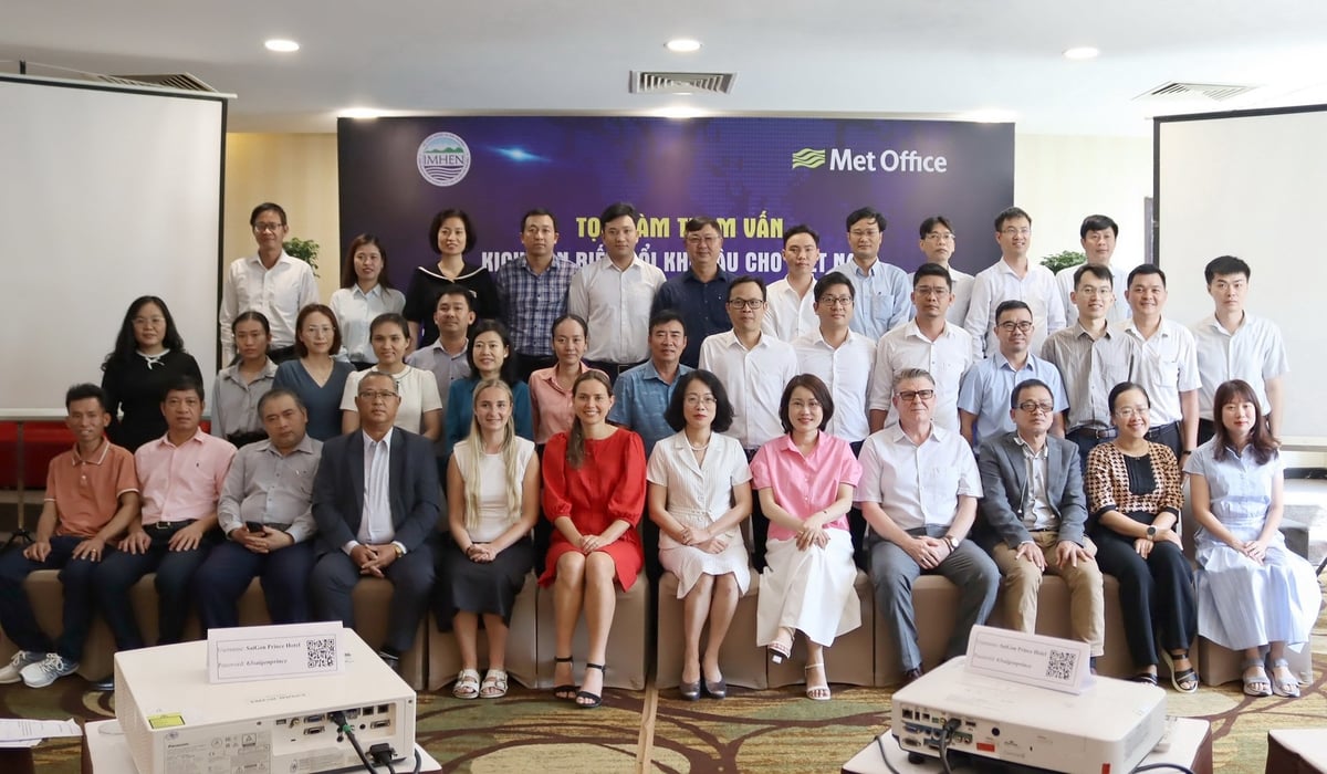 Đại diện Viện Khoa học KTTV & BĐKH và các đại biểu tham dự Tọa đàm tham vấn Kịch bản BĐKH cho Việt Nam. Ảnh: Tường Tú. Đại diện Viện Khoa học KTTV & BĐKH và các đại biểu tham dự Tọa đàm tham vấn Kịch bản BĐKH cho Việt Nam. Ảnh: Tường Tú.