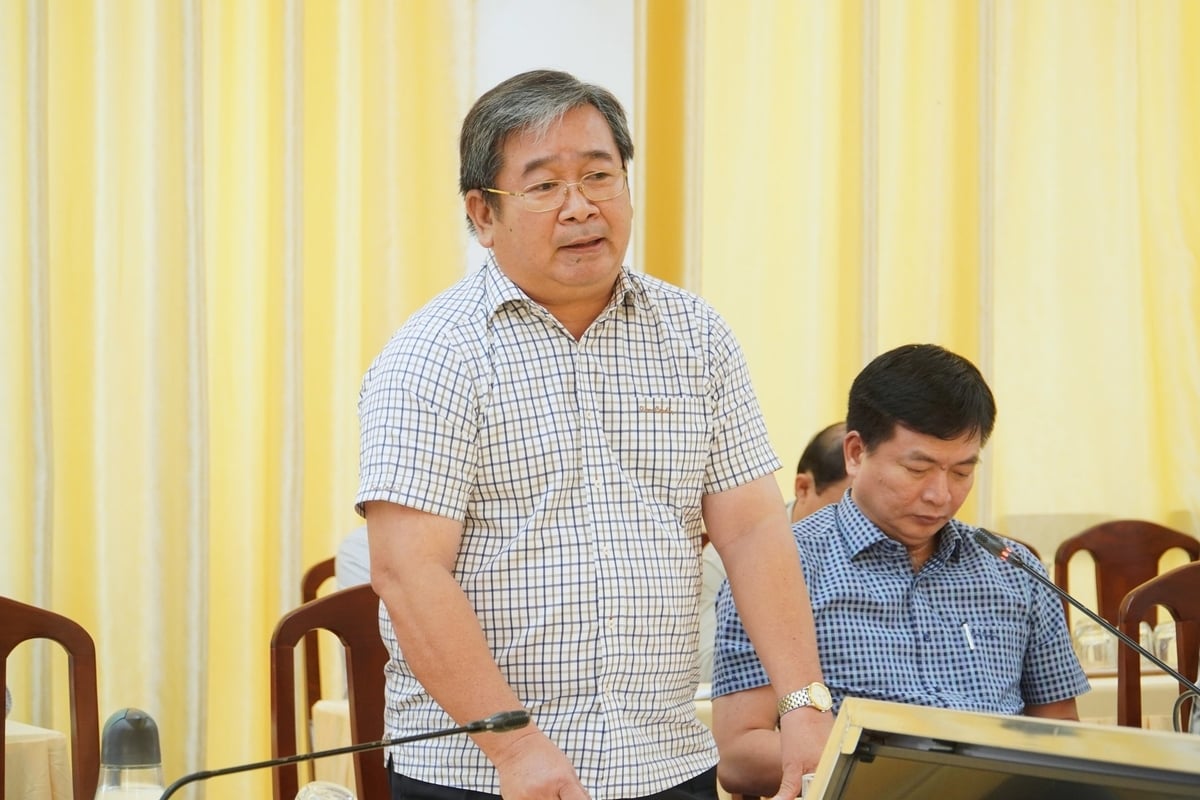 Ông Ngô Thái Chân, Giám đốc Sở Nông nghiệp và Môi trường TP Cần Thơ nêu một số vướng mắc của đơn vị sau sáp nhập. Ảnh: Kim Anh. Ông Ngô Thái Chân, Giám đốc Sở Nông nghiệp và Môi trường TP Cần Thơ nêu một số vướng mắc của đơn vị sau sáp nhập. Ảnh: Kim Anh.
