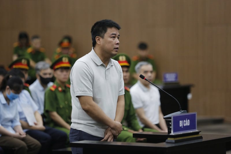 Bị cáo Nguyễn Văn Hậu, cựu Chủ tịch Tập đoàn Phúc Sơn tại phiên tòa sáng 4/7. Ảnh: Công an nhân dân. Bị cáo Nguyễn Văn Hậu, cựu Chủ tịch Tập đoàn Phúc Sơn tại phiên tòa sáng 4/7. Ảnh: Công an nhân dân.