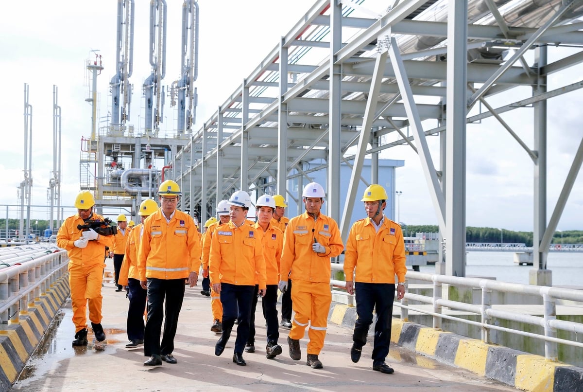 Lãnh đạo PV GAS tiếp đoàn công tác cuả các cấp có thẩm quyền thăm và làm việc tại Kho cảng Thị Vải. Ảnh: PV GAS. Lãnh đạo PV GAS tiếp đoàn công tác cuả các cấp có thẩm quyền thăm và làm việc tại Kho cảng Thị Vải. Ảnh: PV GAS.
