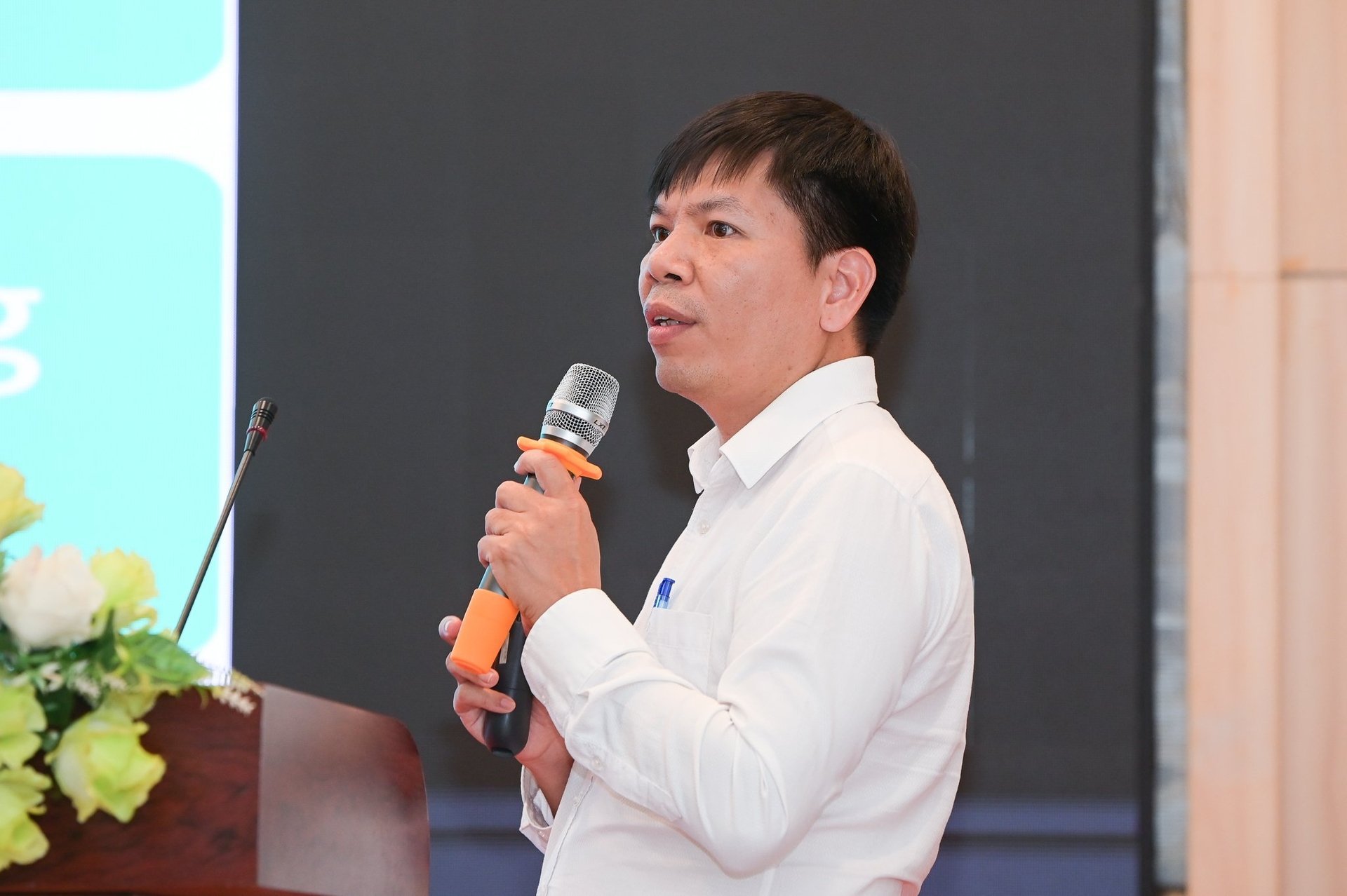 TS Phạm Quang Tuyến (Viện Nghiên cứu Lâm sinh) trình bày tham luận tại Diễn đàn. Ảnh: Tùng Đinh. TS Phạm Quang Tuyến (Viện Nghiên cứu Lâm sinh) trình bày tham luận tại Diễn đàn. Ảnh: Tùng Đinh.