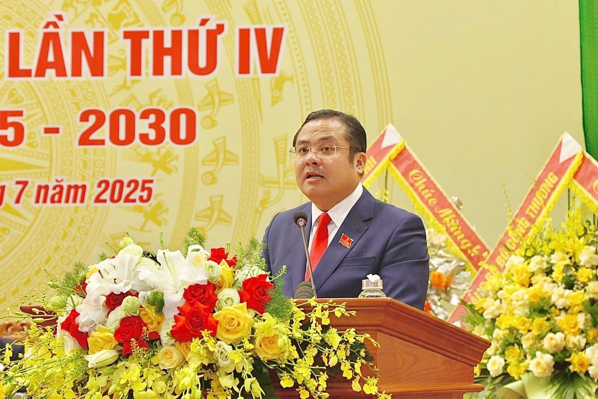 Ông Phùng Quang Hiệp - Ủy viên Ban Chấp hành Đảng bộ Chính phủ, Bí thư Đảng ủy, Chủ tịch HĐTV Vinachem phát biểu khai mạc. Ảnh: Minh Hà. Ông Phùng Quang Hiệp - Ủy viên Ban Chấp hành Đảng bộ Chính phủ, Bí thư Đảng ủy, Chủ tịch HĐTV Vinachem phát biểu khai mạc. Ảnh: Minh Hà.