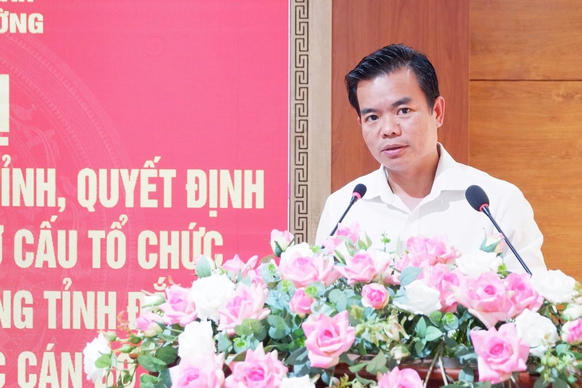 Ông Nguyễn Thái Hòa, Phó Giám đốc Sở Nông nghiệp và Môi trường tỉnh Đắk Lắk thông qua Nghị quyết số 05-NQ/HĐND ngày 02/7/2025 của HĐND tỉnh Đắk Lắk. Ảnh: Khánh Toàn. Ông Nguyễn Thái Hòa, Phó Giám đốc Sở Nông nghiệp và Môi trường tỉnh Đắk Lắk thông qua Nghị quyết số 05-NQ/HĐND ngày 02/7/2025 của HĐND tỉnh Đắk Lắk. Ảnh: Khánh Toàn.