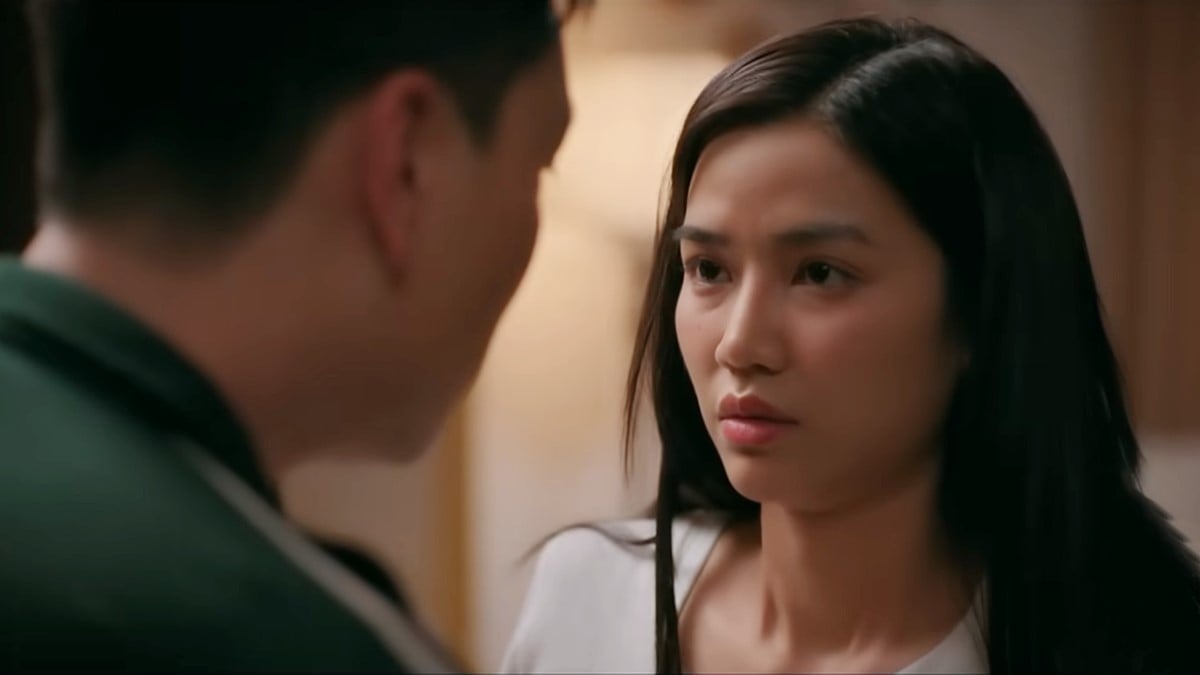 Oanh hồi hộp khi áp sát vào người Tuấn. Ảnh CMH Oanh hồi hộp khi áp sát vào người Tuấn. Ảnh CMH