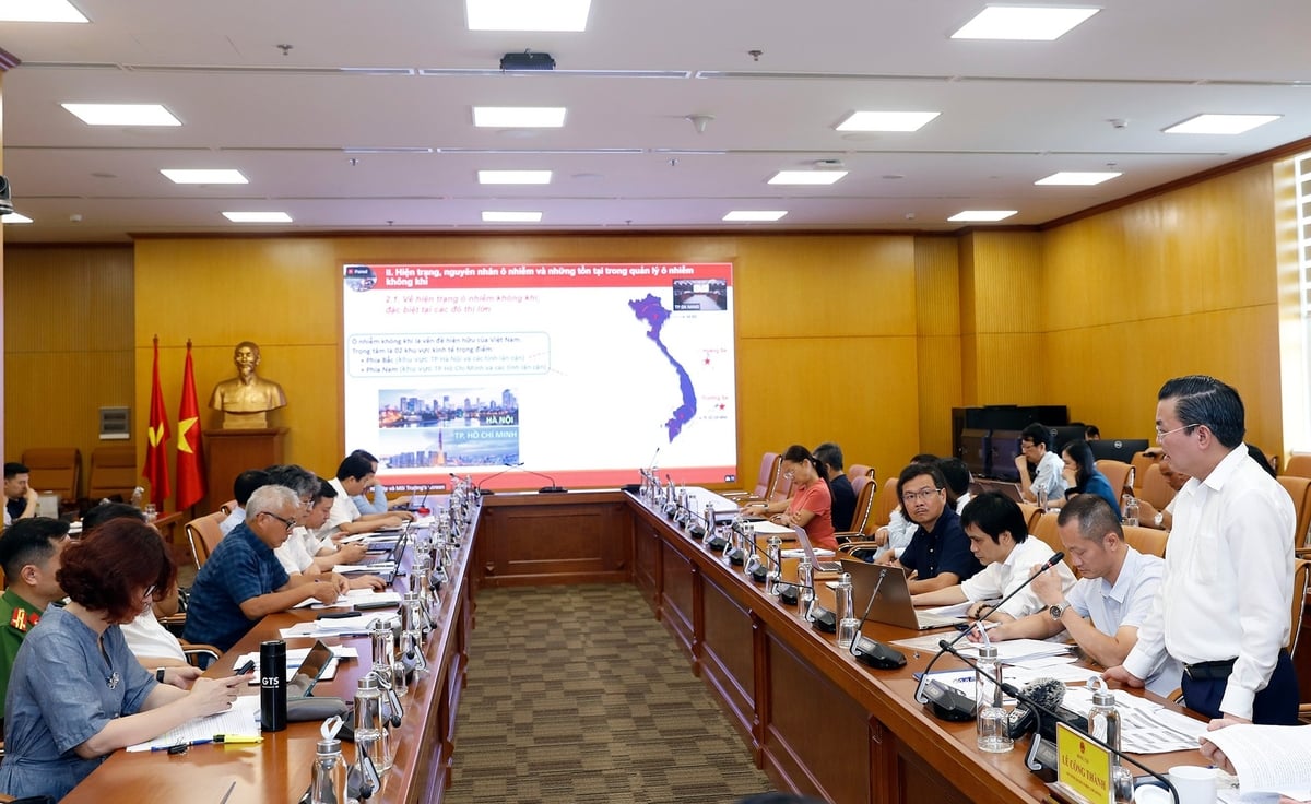 Cục Môi trường báo cáo về khắc phục ô nhiễm và quản lý chất lượng môi trường không khí giai đoạn 2025-2030. Ảnh: Khương Trung. Cục Môi trường báo cáo về khắc phục ô nhiễm và quản lý chất lượng môi trường không khí giai đoạn 2025-2030. Ảnh: Khương Trung.