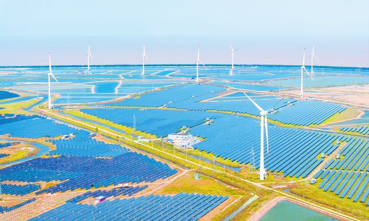 Trước thềm Hội nghị thượng đỉnh BRICS lần thứ 17, báo cáo từ Viện Ember cho thấy các quốc gia BRICS đang vươn lên trở thành lực lượng trung tâm trong chuyển dịch năng lượng toàn cầu. Ảnh: Global Times. Trước thềm Hội nghị thượng đỉnh BRICS lần thứ 17, báo cáo từ Viện Ember cho thấy các quốc gia BRICS đang vươn lên trở thành lực lượng trung tâm trong chuyển dịch năng lượng toàn cầu. Ảnh: Global Times.