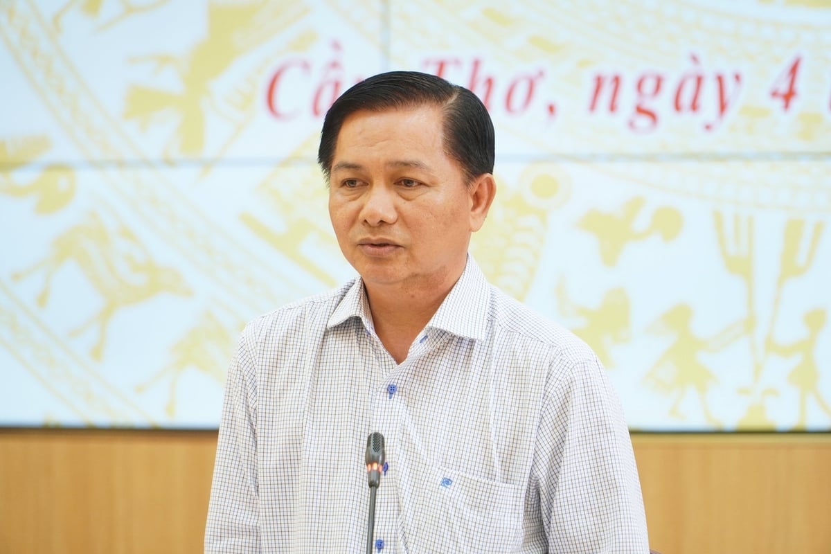 Ông Trần Văn Lâu đưa ra 28 nhiệm vụ trọng tâm cho TP Cần Thơ trong giai đoạn mới. Ảnh: Kim Anh. Ông Trần Văn Lâu đưa ra 28 nhiệm vụ trọng tâm cho TP Cần Thơ trong giai đoạn mới. Ảnh: Kim Anh.
