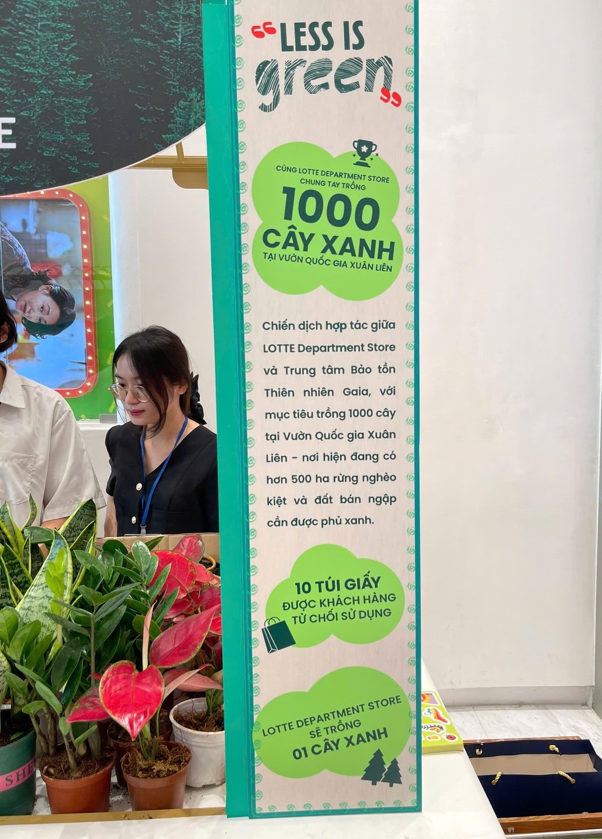 LOTTE và Trung tâm Bảo tồn Thiên nhiên Gaia đặt mục tiêu trồng 1000 cây tại Vườn quốc gia Xuân Liên (Thanh Hóa). Ảnh: Việt Anh. LOTTE và Trung tâm Bảo tồn Thiên nhiên Gaia đặt mục tiêu trồng 1000 cây tại Vườn quốc gia Xuân Liên (Thanh Hóa). Ảnh: Việt Anh.
