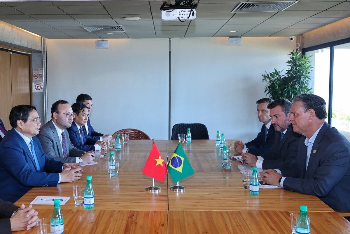 Thủ tướng Chính phủ Phạm Minh Chính tiếp Bộ trưởng Nông nghiệp Brazil Carlos Fávaro. Ảnh: VGP. Thủ tướng Chính phủ Phạm Minh Chính tiếp Bộ trưởng Nông nghiệp Brazil Carlos Fávaro. Ảnh: VGP.