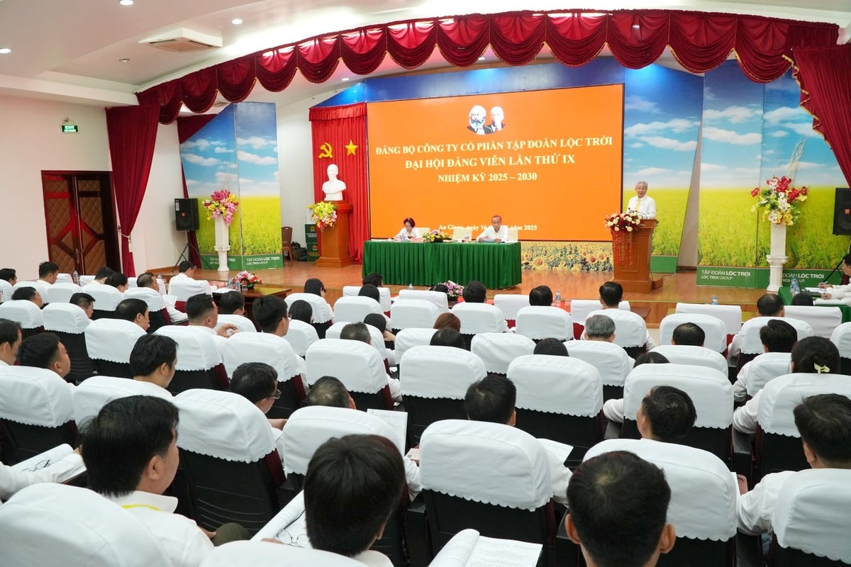 Đảng bộ Tập đoàn Lộc Trời xác định rõ tinh thần hành động: cụ thể hóa Nghị quyết 57 bằng việc gắn kết nghiên cứu khoa học với thực tiễn sản xuất và nâng cao đời sống nông dân. Ảnh: Lê Hoàng Vũ. Đảng bộ Tập đoàn Lộc Trời xác định rõ tinh thần hành động: cụ thể hóa Nghị quyết 57 bằng việc gắn kết nghiên cứu khoa học với thực tiễn sản xuất và nâng cao đời sống nông dân. Ảnh: Lê Hoàng Vũ.