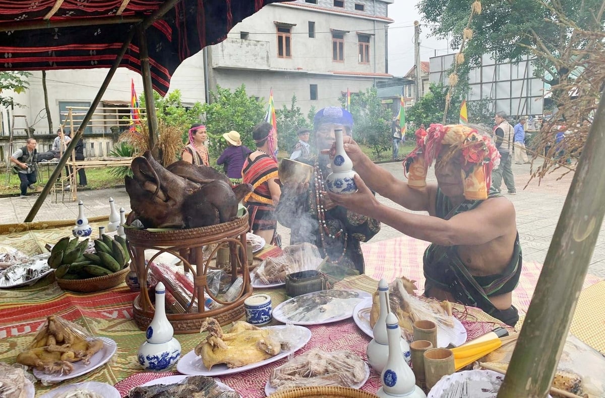 Lễ hội mừng lúa mới của đồng bào Cơ Tu là nghi lễ nông nghiệp tiêu biểu, phản ánh mối quan hệ mật thiết giữa con người - thiên nhiên - thần linh. Ảnh: V.D Lễ hội mừng lúa mới của đồng bào Cơ Tu là nghi lễ nông nghiệp tiêu biểu, phản ánh mối quan hệ mật thiết giữa con người - thiên nhiên - thần linh. Ảnh: V.D