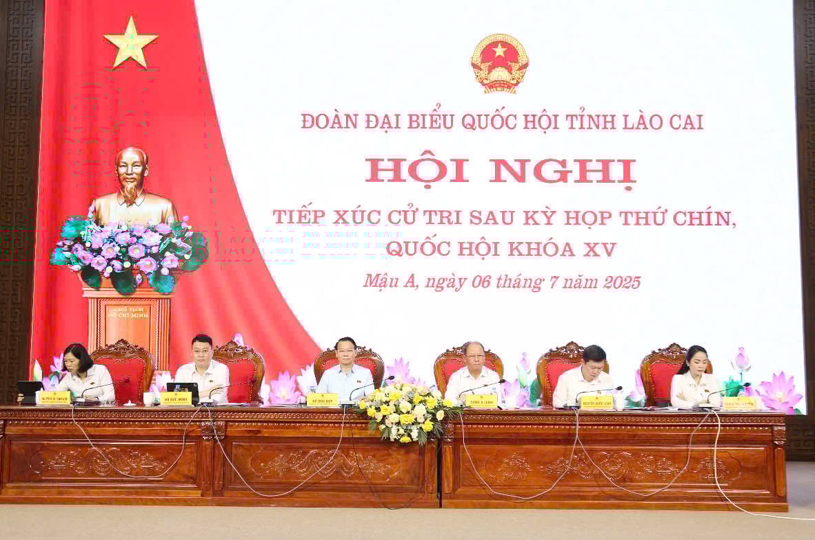 Bộ trưởng Bộ Nông nghiệp và Môi trường, Trưởng đoàn Đại biểu Quốc hội tỉnh Lào Cai Đỗ Đức Duy cùng Đoàn đại biểu Quốc hội tỉnh Lào Cai đã tiếp xúc cử tri tại xã Mậu A để thông tin tới cử tri về kết quả kỳ họp thứ 9, Quốc hội khóa XV. Ảnh: Thanh Tiến. Bộ trưởng Bộ Nông nghiệp và Môi trường, Trưởng đoàn Đại biểu Quốc hội tỉnh Lào Cai Đỗ Đức Duy cùng Đoàn đại biểu Quốc hội tỉnh Lào Cai đã tiếp xúc cử tri tại xã Mậu A để thông tin tới cử tri về kết quả kỳ họp thứ 9, Quốc hội khóa XV. Ảnh: Thanh Tiến.