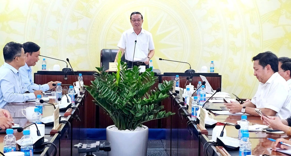 Phó Chủ tịch UBND TP.HCM Bùi Minh Thạnh chủ trì buổi làm việc. Ảnh: CTV. Phó Chủ tịch UBND TP.HCM Bùi Minh Thạnh chủ trì buổi làm việc. Ảnh: CTV.