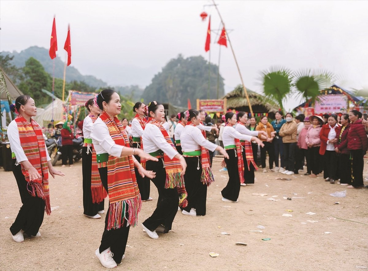 Tết Doi của người Mường xã Thu Cúc. Ảnh: DTMN. Tết Doi của người Mường xã Thu Cúc. Ảnh: DTMN.