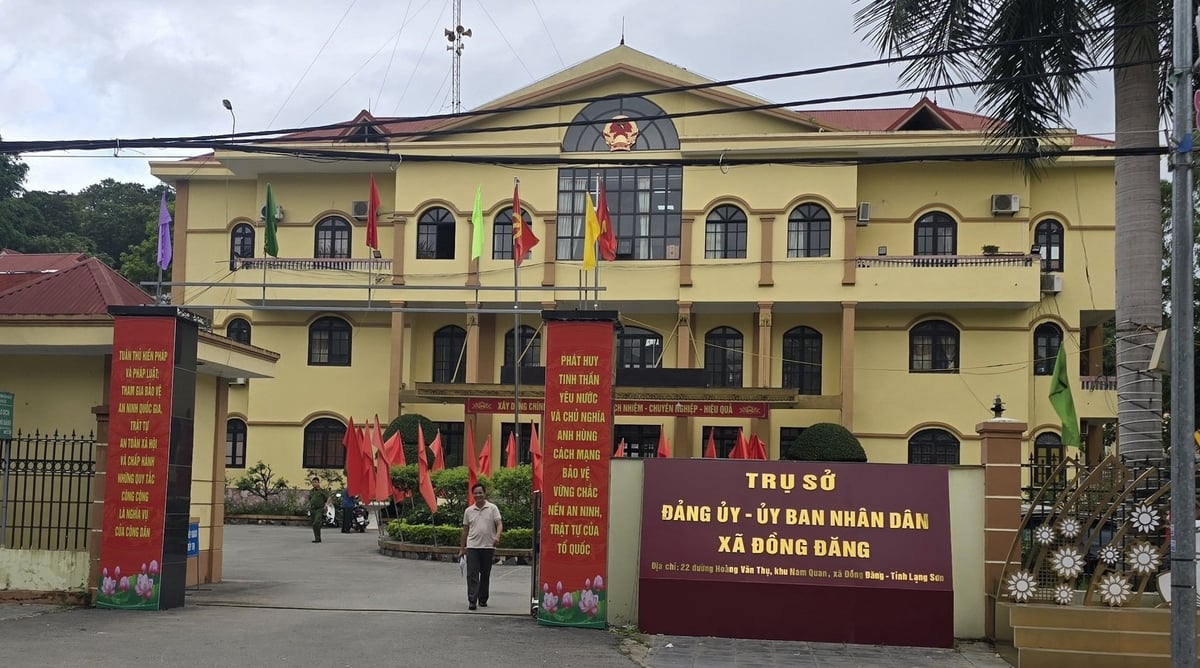 Nhiều xã, phường ở Lạng Sơn sử dụng trụ sở ở 2 địa điểm khác nhau, gây khó khăn trong chỉ đạo và làm việc. Ảnh: Hoàng Nghĩa. Nhiều xã, phường ở Lạng Sơn sử dụng trụ sở ở 2 địa điểm khác nhau, gây khó khăn trong chỉ đạo và làm việc. Ảnh: Hoàng Nghĩa.