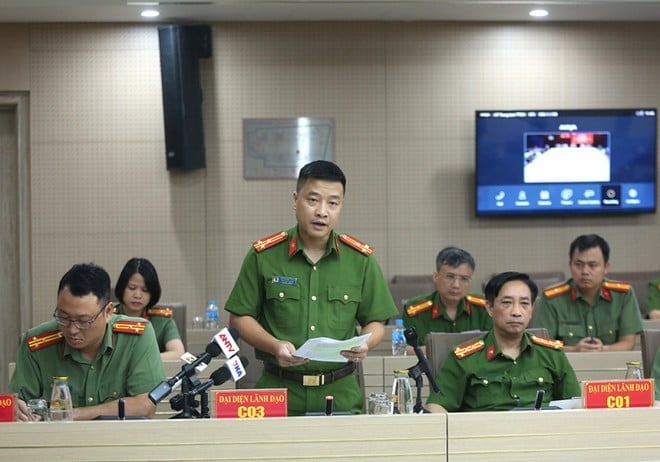 Phó Cục trưởng C03, Thượng tá Vũ Thanh Tùng thông tin về vụ án. Ảnh: TV. Phó Cục trưởng C03, Thượng tá Vũ Thanh Tùng thông tin về vụ án. Ảnh: TV.
