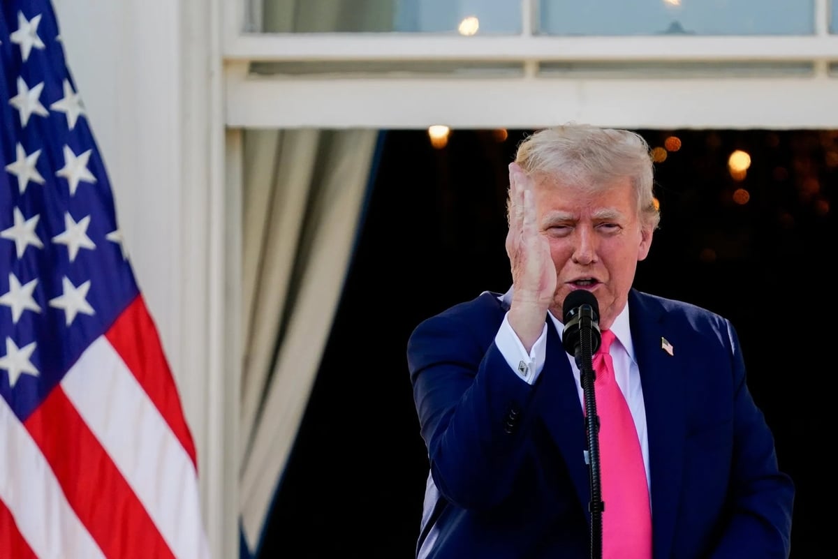 Tổng thống Mỹ Donald Trump hôm 7/7 đã công bố các bức thư đe dọa sẽ áp mức thuế quan cao hơn đối với các đối tác thương mại quan trọng. Ảnh: Bloomberg. Tổng thống Mỹ Donald Trump hôm 7/7 đã công bố các bức thư đe dọa sẽ áp mức thuế quan cao hơn đối với các đối tác thương mại quan trọng. Ảnh: Bloomberg.