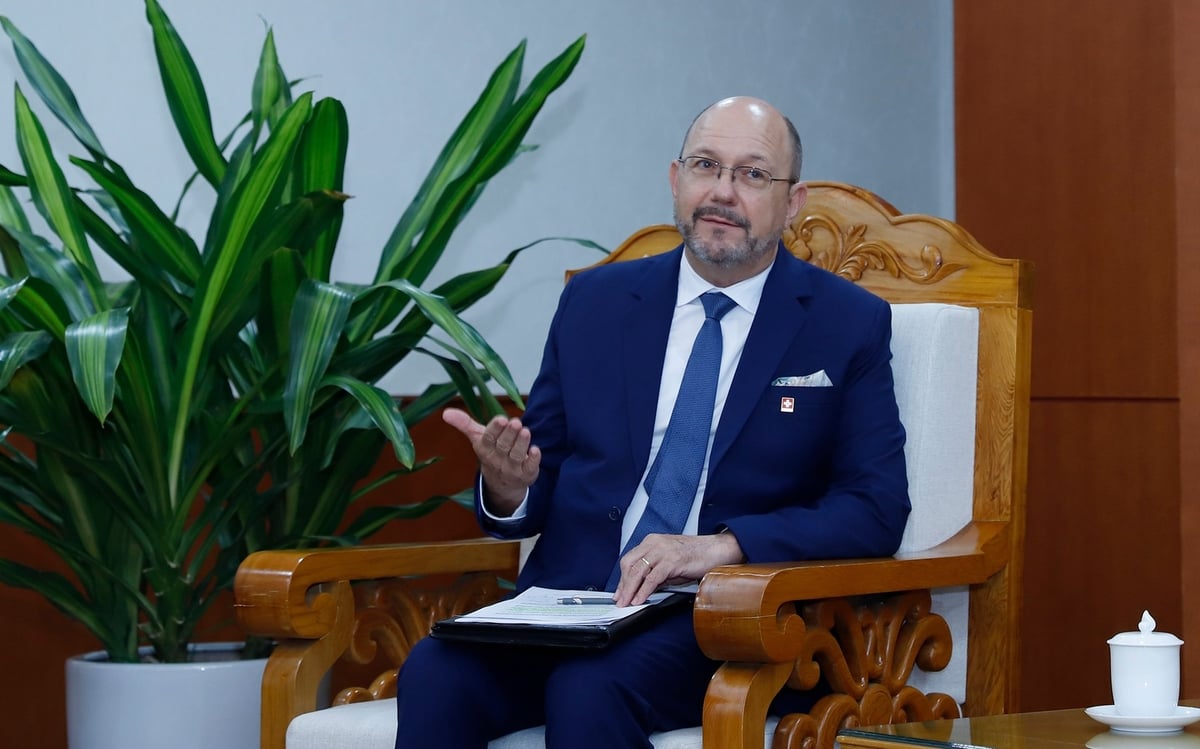 Ông Thomas Gass, Đại sứ Thụy Sĩ tại Việt Nam tại cuộc gặp với Bộ trưởng Đỗ Đức Duy ngày 8/7. Ảnh: Khương Trung. Ông Thomas Gass, Đại sứ Thụy Sĩ tại Việt Nam tại cuộc gặp với Bộ trưởng Đỗ Đức Duy ngày 8/7. Ảnh: Khương Trung.