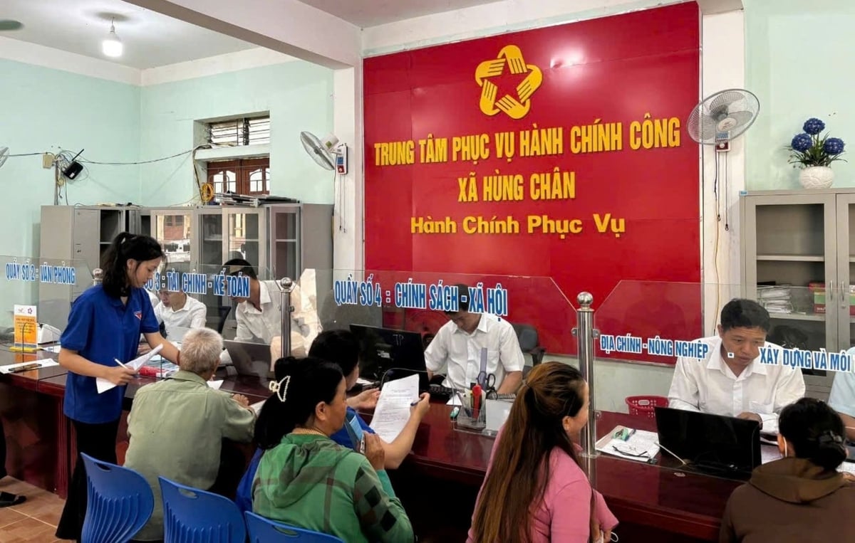 Nghệ An bắt đầu triển khai thực hiện phong trào thi đua 'Cả nước thi đua đổi mới sáng tạo và chuyển đổi số' và phong trào 'Bình dân học vụ số'. Ảnh: Đình Tiệp. Nghệ An bắt đầu triển khai thực hiện phong trào thi đua 'Cả nước thi đua đổi mới sáng tạo và chuyển đổi số' và phong trào 'Bình dân học vụ số'. Ảnh: Đình Tiệp.