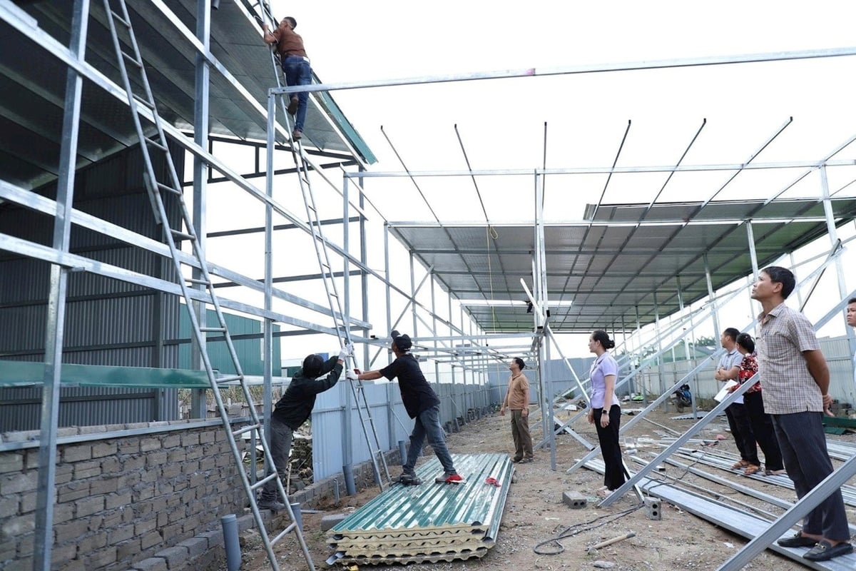 Xã Hồng Vân cương quyết tháo dỡ, xử lý các công trình vi phạm. Ảnh: Vũ Hậu. Xã Hồng Vân cương quyết tháo dỡ, xử lý các công trình vi phạm. Ảnh: Vũ Hậu.