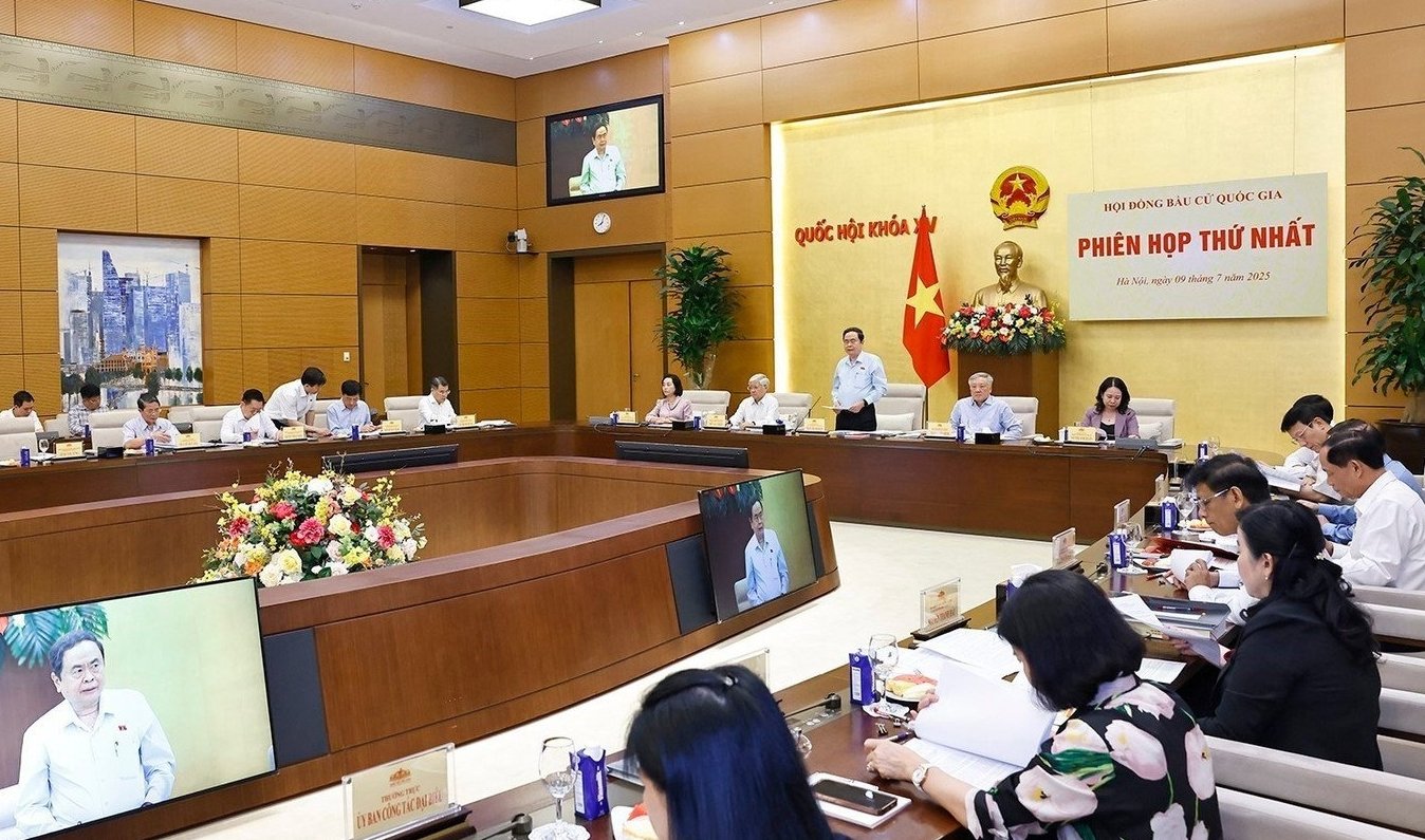 Hội đồng Bầu cử Quốc gia họp phiên thứ nhất. Ảnh: TTXVN. Hội đồng Bầu cử Quốc gia họp phiên thứ nhất. Ảnh: TTXVN.
