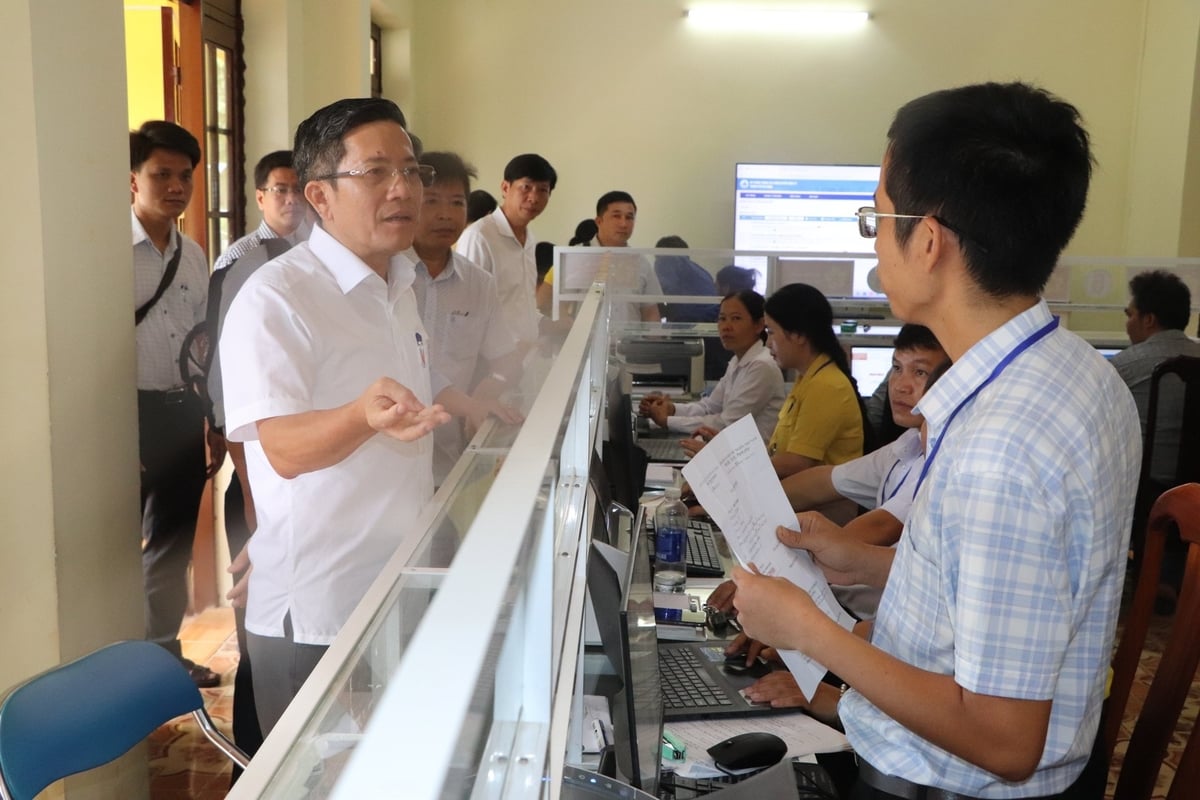 Lãnh đạo TP. Đà Nẵng kiểm tra hoạt động của chính quyền 2 cấp tại xã Bến Giằng. Ảnh: L.K. Lãnh đạo TP. Đà Nẵng kiểm tra hoạt động của chính quyền 2 cấp tại xã Bến Giằng. Ảnh: L.K.