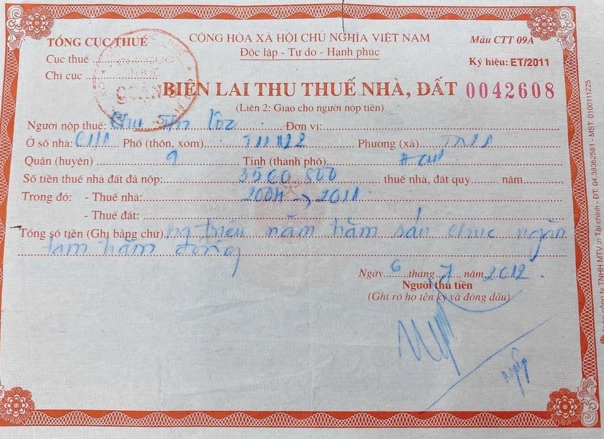 Sau khi được cấp nhà, đất từ năm 1992 đến năm 2012 gia đình bà Lộc luôn đóng thuế đầy đủ. Ảnh: Đức Trung. Sau khi được cấp nhà, đất từ năm 1992 đến năm 2012 gia đình bà Lộc luôn đóng thuế đầy đủ. Ảnh: Đức Trung.