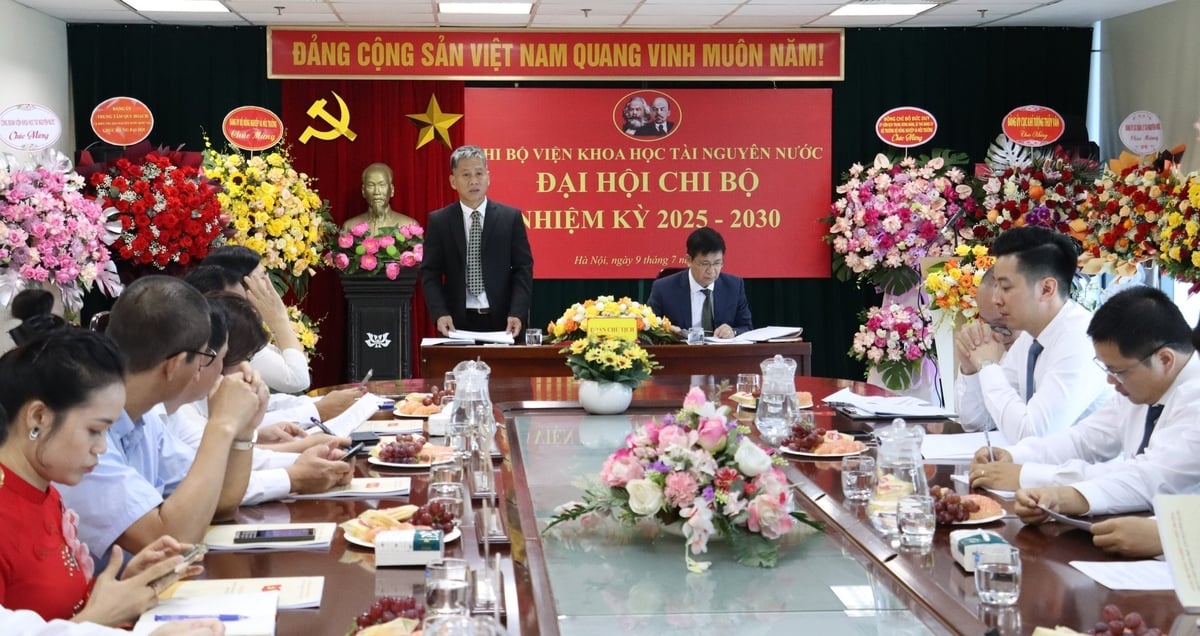 Chi bộ Viện Khoa học Tài nguyên nước nhiệm kỳ 2025-2030 sẽ tiếp tục phát huy truyền thống đoàn kết, đổi mới, sáng tạo, tập trung nghiên cứu chuyên sâu, ứng dụng công nghệ hiện đại phục vụ quản lý tổng hợp tài nguyên nước. Ảnh: Nguyễn Thủy. Chi bộ Viện Khoa học Tài nguyên nước nhiệm kỳ 2025-2030 sẽ tiếp tục phát huy truyền thống đoàn kết, đổi mới, sáng tạo, tập trung nghiên cứu chuyên sâu, ứng dụng công nghệ hiện đại phục vụ quản lý tổng hợp tài nguyên nước. Ảnh: Nguyễn Thủy.