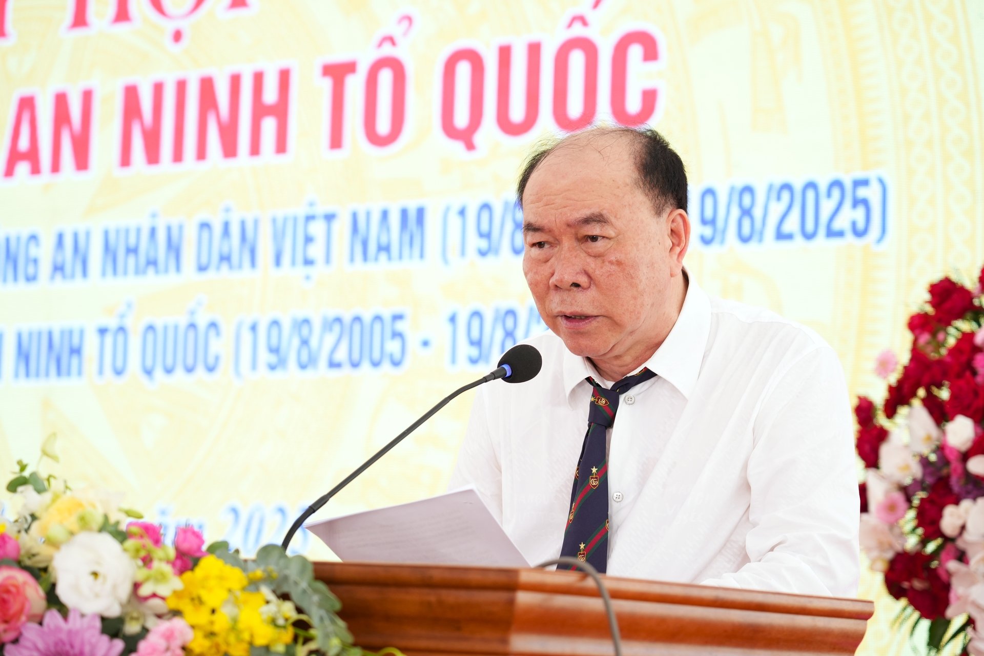 Ông Nguyễn Huy Quý, Chủ tịch Hội đồng quản trị, Tổng Giám đốc Công ty cổ phần Đầu tư xây dựng và Khai thác khoáng sản Thăng Long phát biểu tại Ngày hội. Ảnh: An Khang. Ông Nguyễn Huy Quý, Chủ tịch Hội đồng quản trị, Tổng Giám đốc Công ty cổ phần Đầu tư xây dựng và Khai thác khoáng sản Thăng Long phát biểu tại Ngày hội. Ảnh: An Khang.