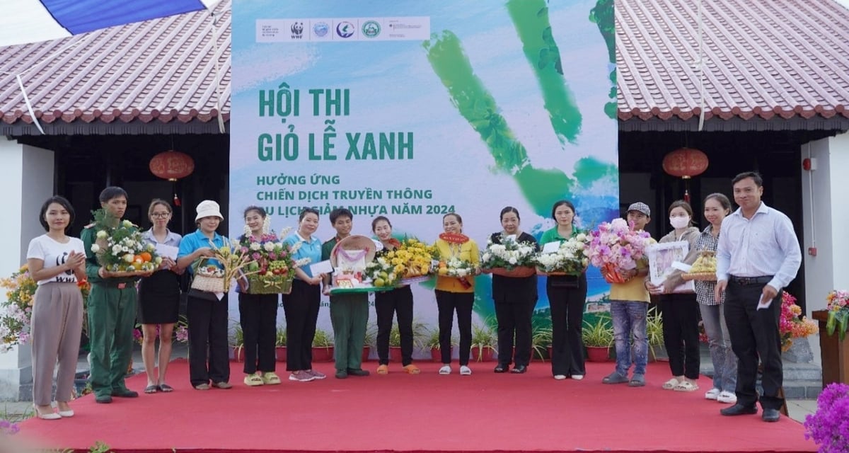 Hội thi Giỏ lễ xanh được tổ chức nhằm truyền thông, giảm nhựa tại các địa chỉ tâm linh, truyền thống Cách mạng tại Côn Đảo. Ảnh: UBND đặc khu Côn Đảo. Hội thi Giỏ lễ xanh được tổ chức nhằm truyền thông, giảm nhựa tại các địa chỉ tâm linh, truyền thống Cách mạng tại Côn Đảo. Ảnh: UBND đặc khu Côn Đảo.