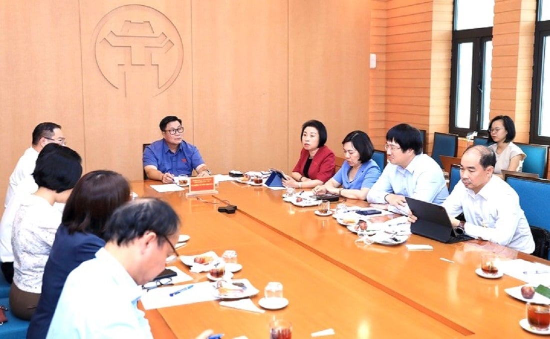 Các đại biểu Tổ số 3 thảo luận tại tổ. Ảnh: Nguyễn Trường. Các đại biểu Tổ số 3 thảo luận tại tổ. Ảnh: Nguyễn Trường.