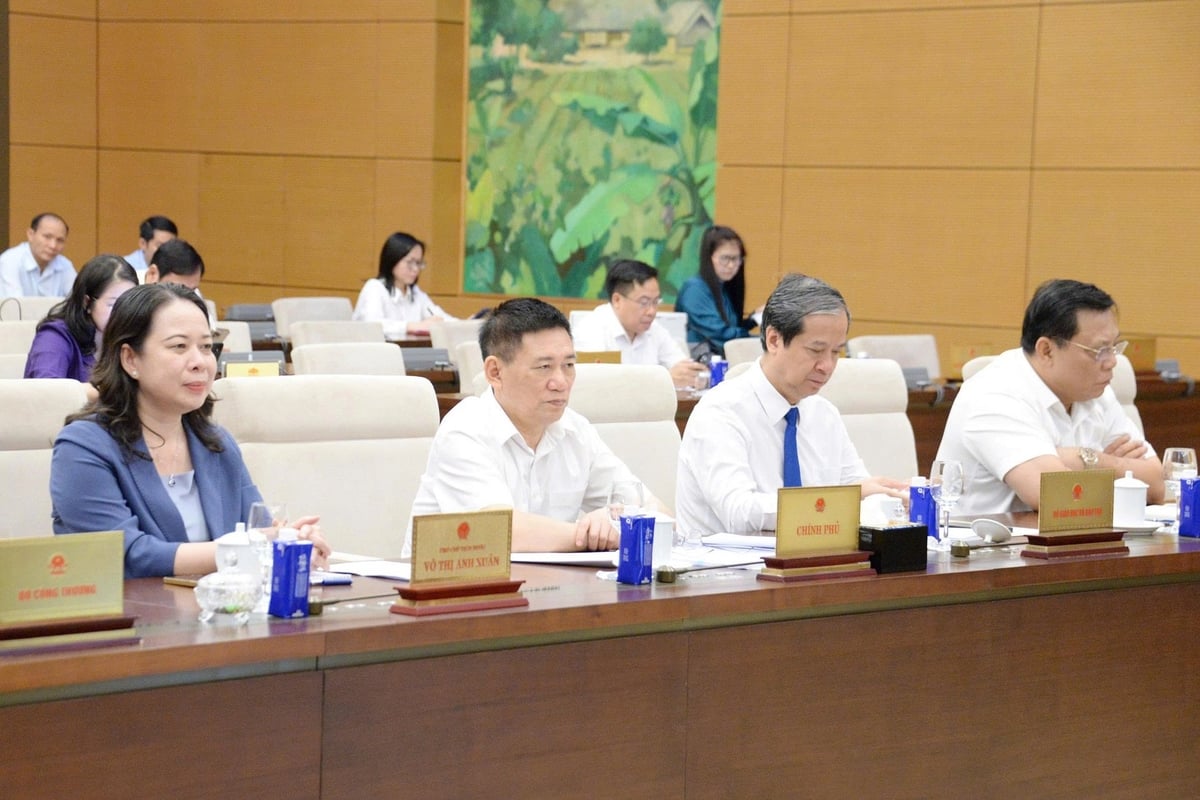 Phó Chủ tịch nước Võ Thị Ánh Xuân, Phó Thủ tướng Hồ Đức Phớc và lãnh đạo một số Bộ, ngành tham dự phiên họp. Ảnh: Quochoi. Phó Chủ tịch nước Võ Thị Ánh Xuân, Phó Thủ tướng Hồ Đức Phớc và lãnh đạo một số Bộ, ngành tham dự phiên họp. Ảnh: Quochoi.