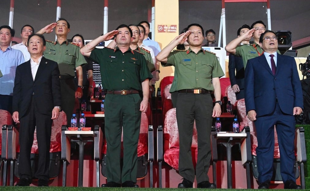 Ủy viên Bộ Chính trị, Thủ tướng Chính phủ Phạm Minh Chính; Ủy viên Bộ Chính trị, Bộ trưởng Công an, Đại tướng Lương Tam Quang, cùng các đại biểu dự Lễ khai mạc Giải bóng đá Công an, Cảnh sát các nước ASEAN mở rộng 2025 tại sân vận động Hàng Đẫy (Hà Nội). Ủy viên Bộ Chính trị, Thủ tướng Chính phủ Phạm Minh Chính; Ủy viên Bộ Chính trị, Bộ trưởng Công an, Đại tướng Lương Tam Quang, cùng các đại biểu dự Lễ khai mạc Giải bóng đá Công an, Cảnh sát các nước ASEAN mở rộng 2025 tại sân vận động Hàng Đẫy (Hà Nội).