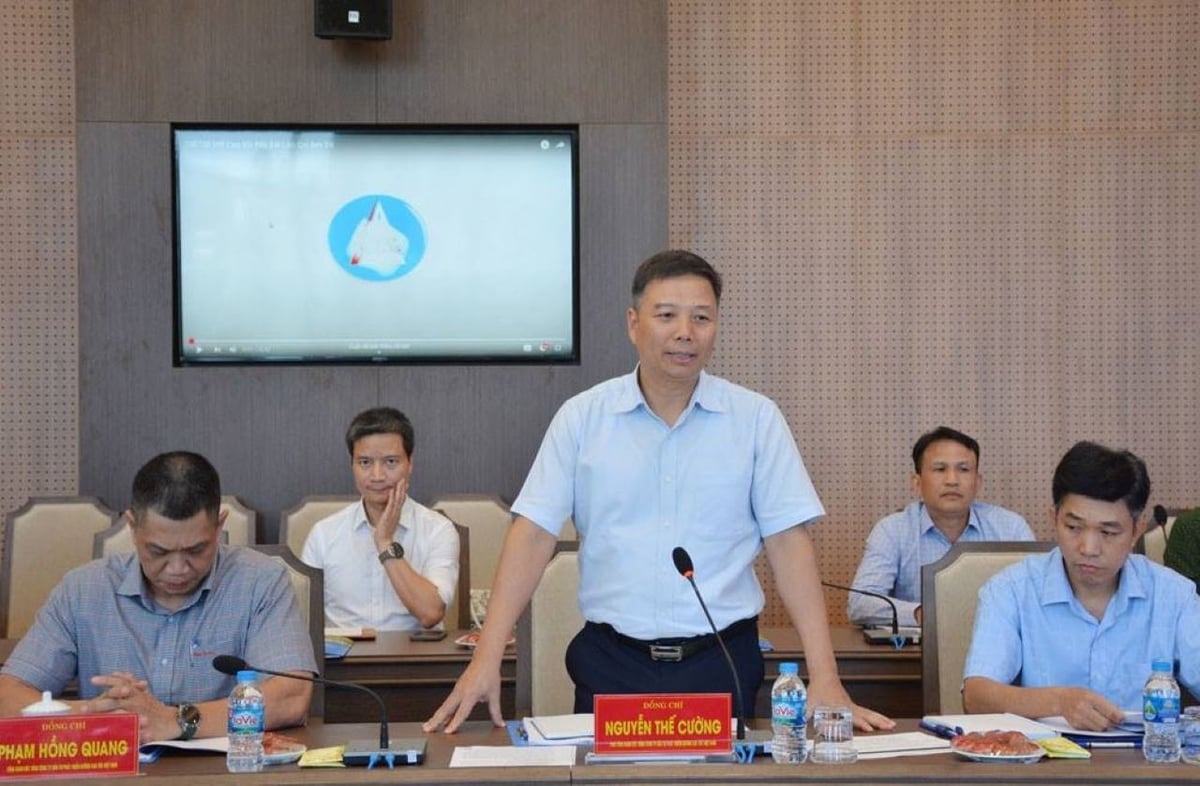Đại diện phía VEC thông tin về dự án và mong muốn nhận được sự phối hợp, hỗ trợ của các cấp, các ngành, địa phương tỉnh Lào Cai. Ảnh: Văn Đức. Đại diện phía VEC thông tin về dự án và mong muốn nhận được sự phối hợp, hỗ trợ của các cấp, các ngành, địa phương tỉnh Lào Cai. Ảnh: Văn Đức.