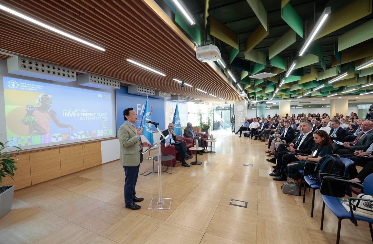 Director-General QU Dongyu addresses FAO Investment Days 2025 meeting.