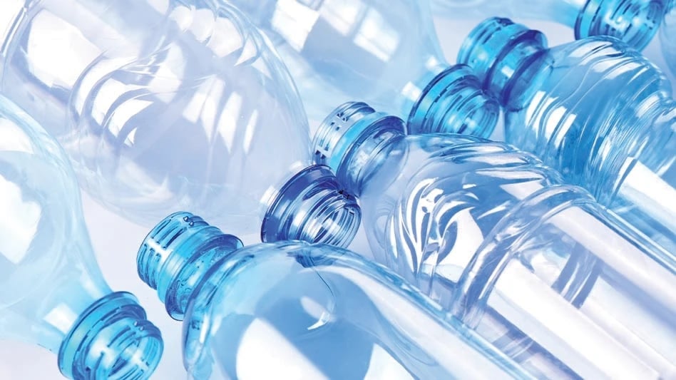 EU dự thảo quy định hàm lượng nhựa tái chế trong chai nhựa dùng một lần. Ảnh: Recycling Today. EU dự thảo quy định hàm lượng nhựa tái chế trong chai nhựa dùng một lần. Ảnh: Recycling Today.