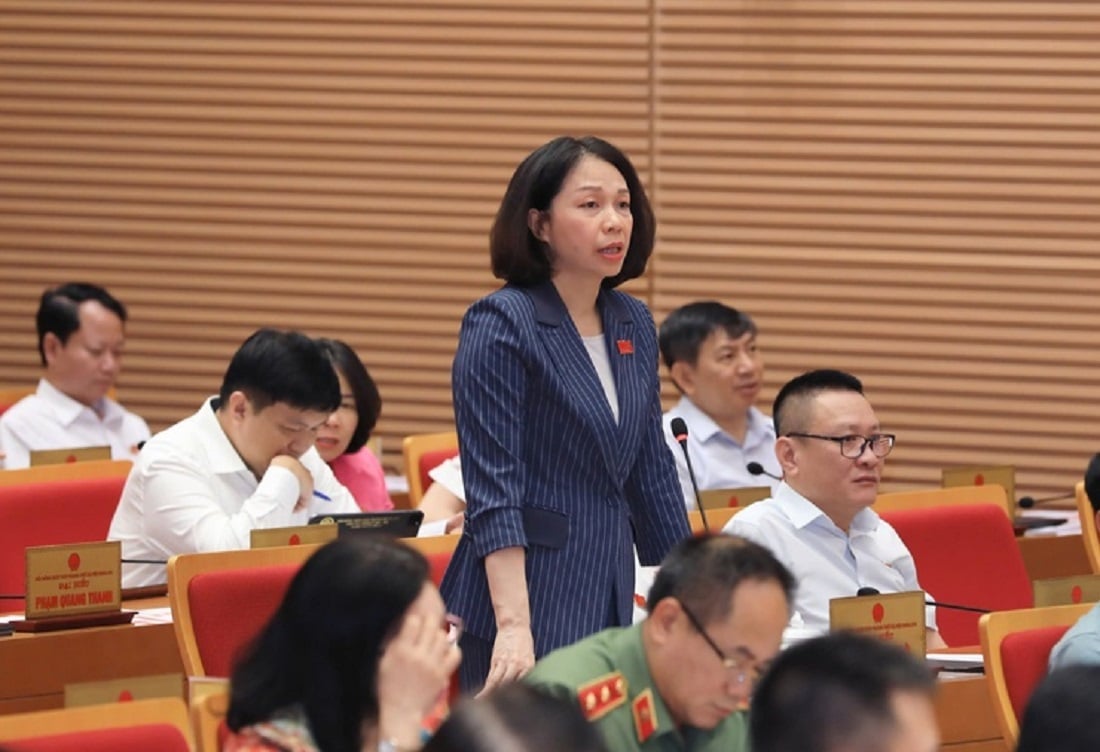 Đại biểu Vũ Thu Hà, Phó Chủ tịch UBND TP. Hà Nội trao đổi tại phiên chất vấn. Ảnh: Lê Hải. Đại biểu Vũ Thu Hà, Phó Chủ tịch UBND TP. Hà Nội trao đổi tại phiên chất vấn. Ảnh: Lê Hải.
