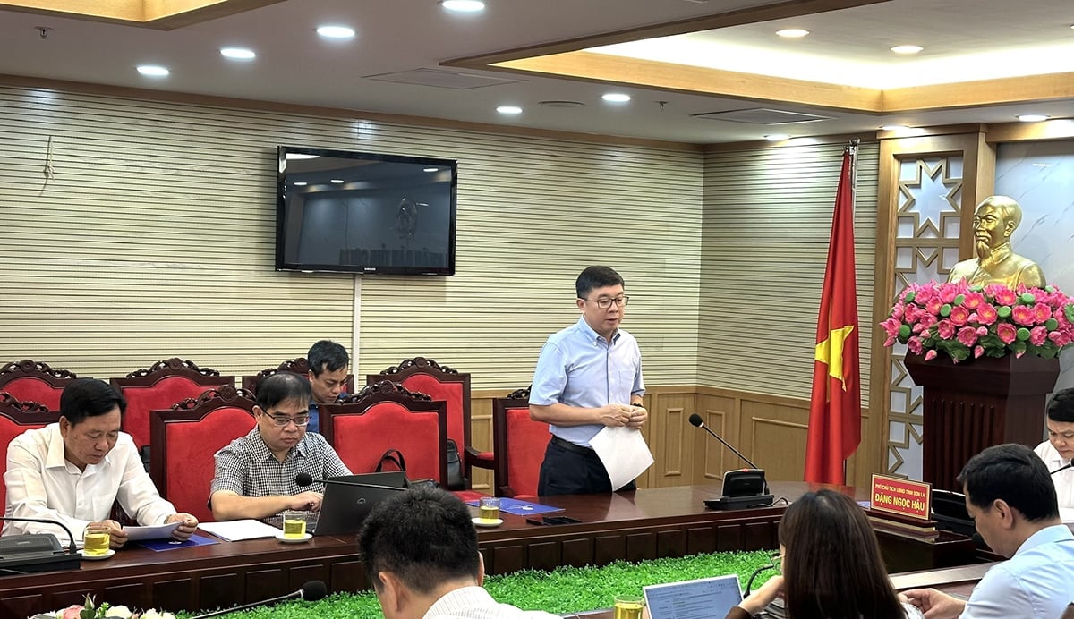 Ông Phạm Lê Phú - Tổng giám đốc EVNNPT nêu các kiến nghị tại buổi làm việc. Ảnh: EVNNPT. Ông Phạm Lê Phú - Tổng giám đốc EVNNPT nêu các kiến nghị tại buổi làm việc. Ảnh: EVNNPT.